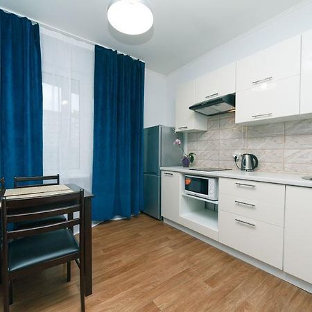 Cozy Apartment On Gmyri 12B Near Metro Poznyaki 基輔 外观 照片